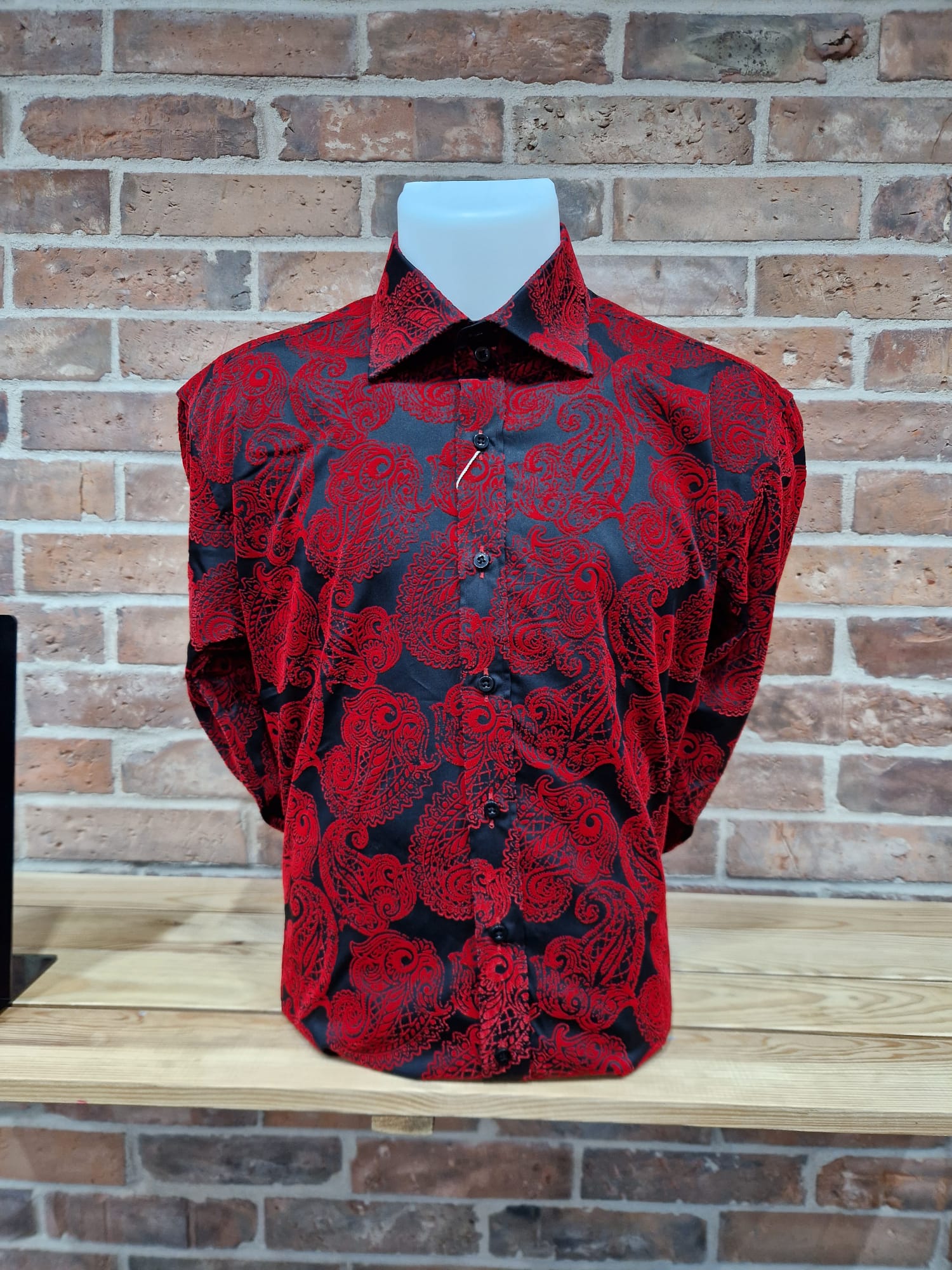 Claudio Lugli CP6974 PAISLEY FLOCKING RED